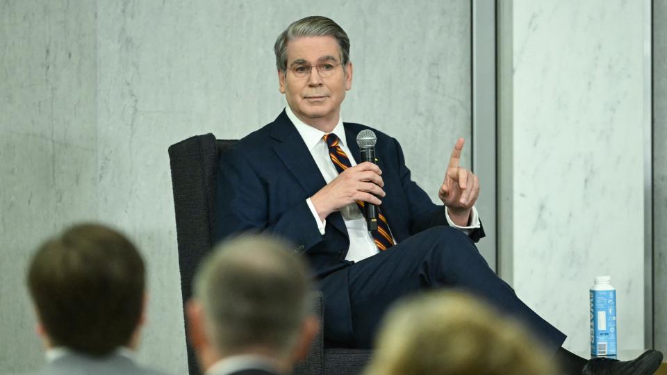 Bessent: “Milei está comprometido con sacar a China de Argentina”