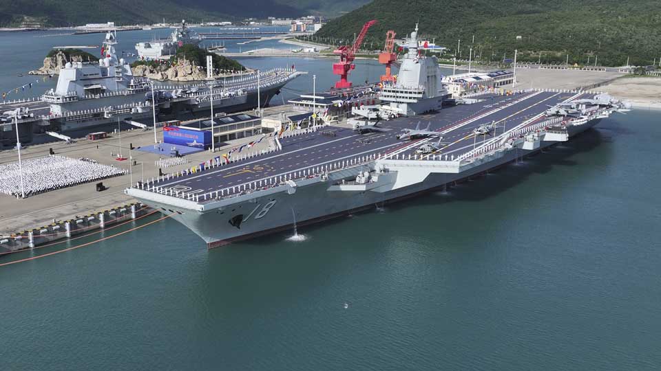 China acelera su modernización militar con un tercer portaviones operativo