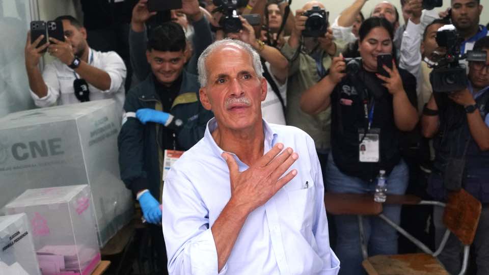 El candidato favorito de Trump y pro-Taiwán encabeza las presidenciales de Honduras