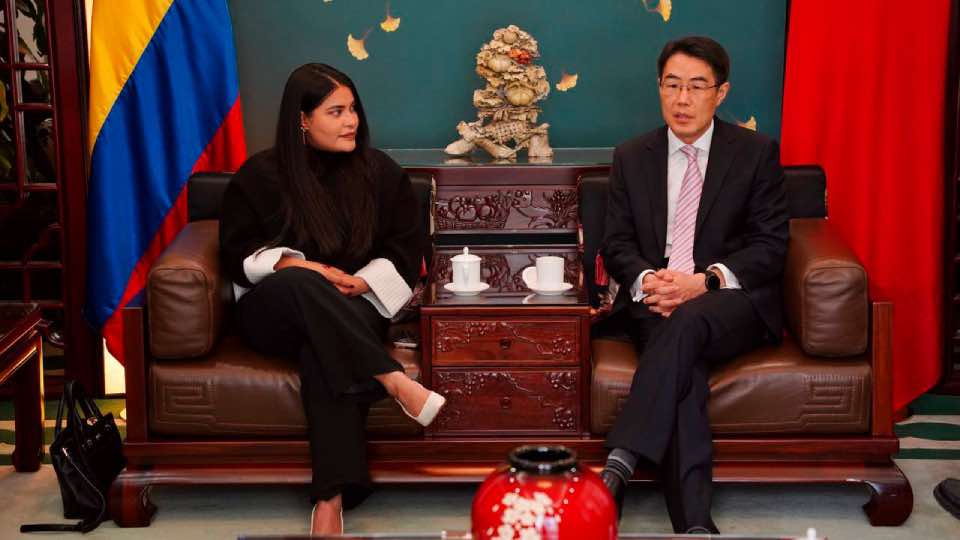 Colombia y China acuerdan impulso a proyectos estratégicos bajo modelo APP