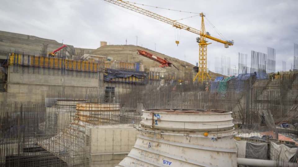 Argentina solicita 150 mln dlr a bancos chinos para reactivar represa en Patagonia