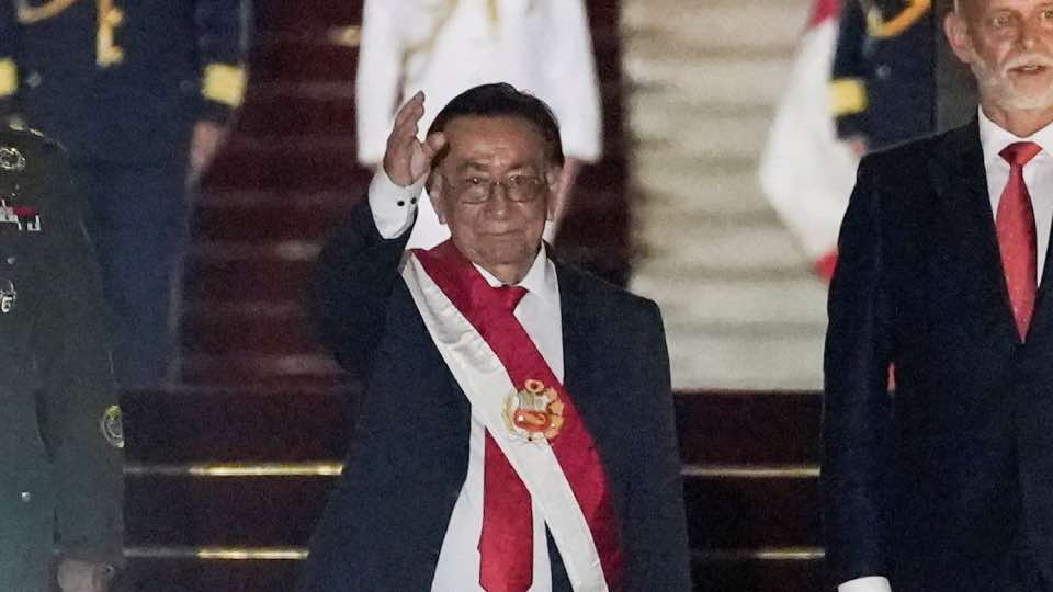 Ministros de Perú pagan por aviones a empresas de EEUU, pese a negativa del presidente