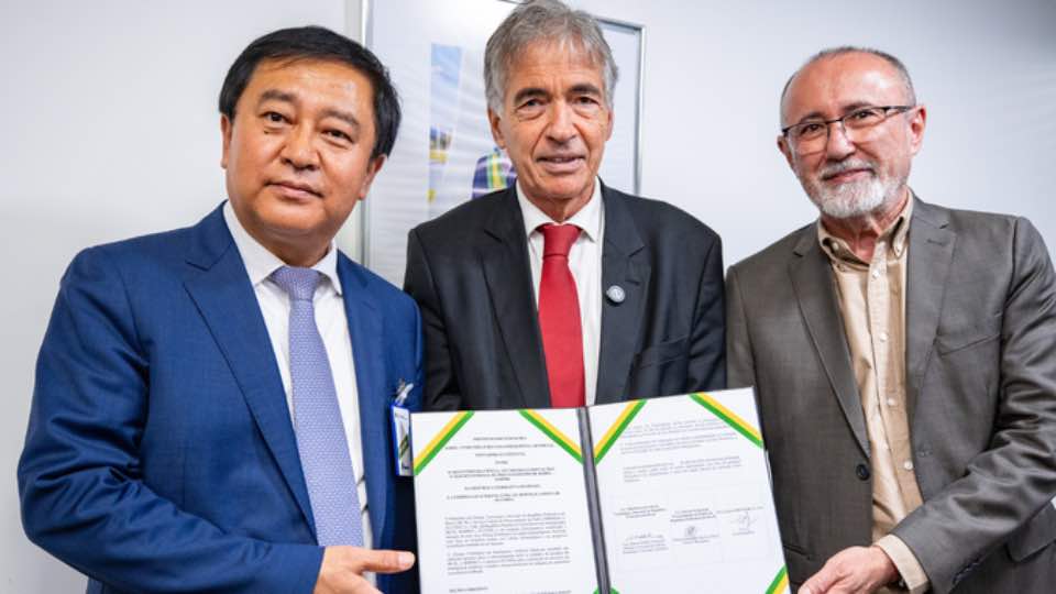 Brasil y China firman alianza para desarrollar inteligencia artificial y fortalecer soberanía digital