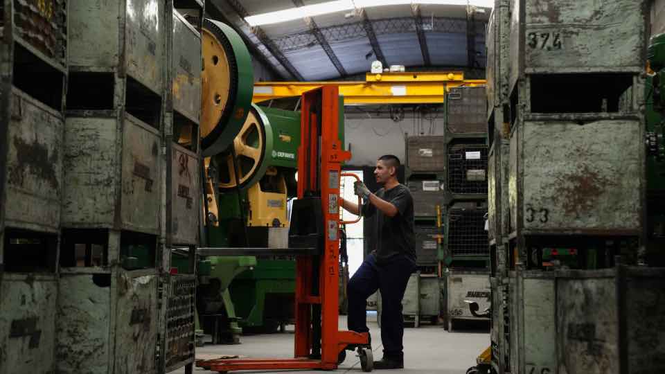La industria argentina de autopartes sufre el impacto de la terapia de choque de Milei