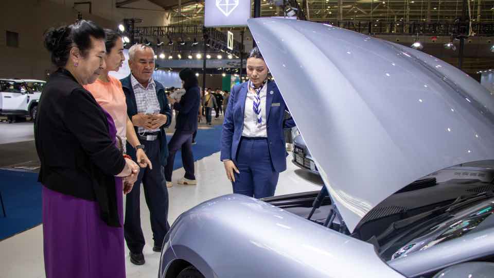 Fabricantes chinos de automóviles buscan su “momento Yaris” para impulsar el crecimiento en el extranjero