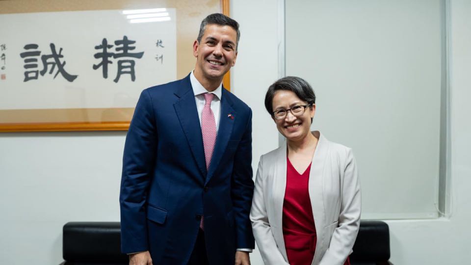 El presidente de Paraguay elogia la amistad con Taiwán, China le dice que rompa vínculos
