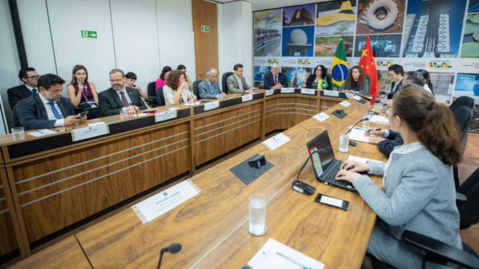 Brasil y china Global Power Technology firmarán acuerdo para producir semiconductores