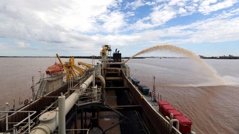 Argentina preadjudica hidrovía en medio de pugna EEUU-China