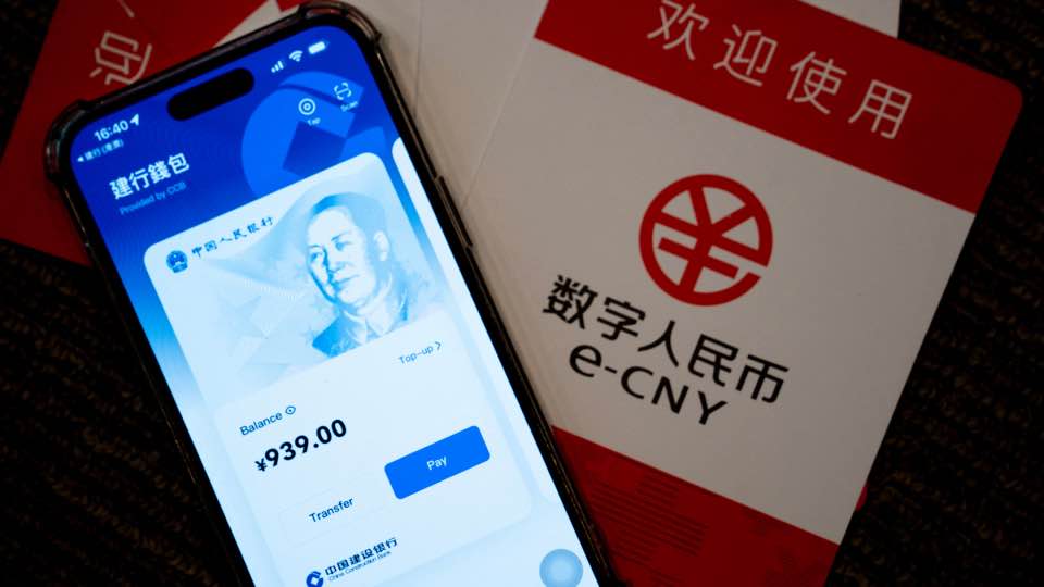 China suma a 26 instituciones financieras a su plataforma de pagos transfronterizos en yuanes digitales