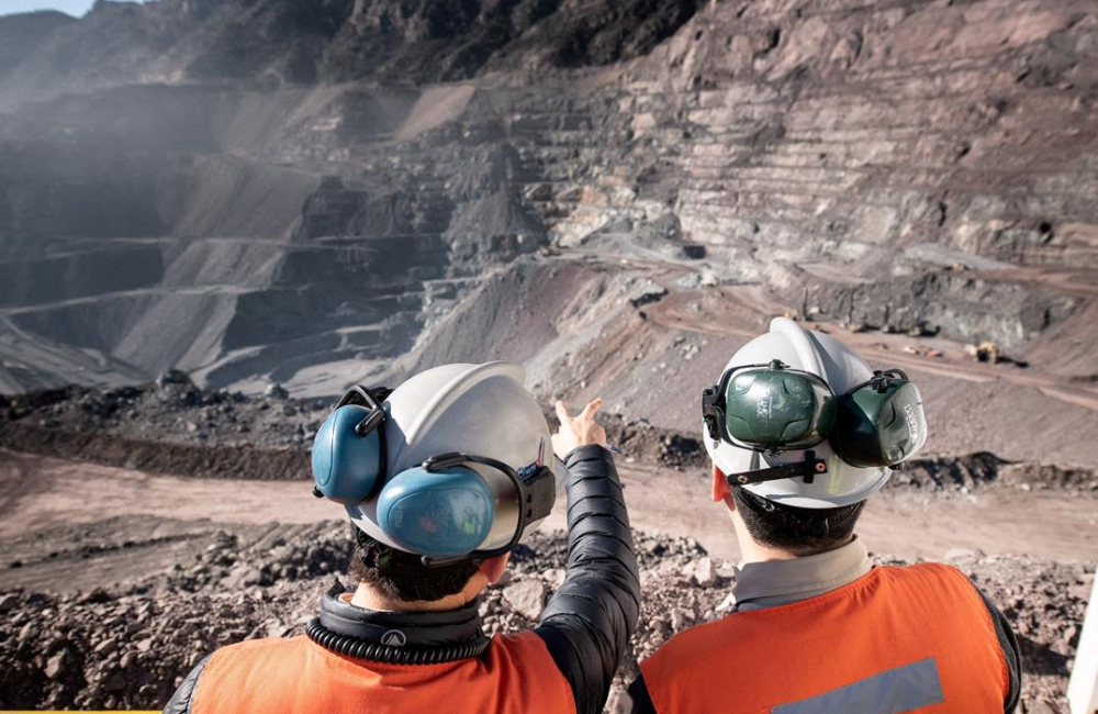Chile busca US$100.000 mln en inversiones en cobre para diversificar exportaciones fuera de China: Bloomberg