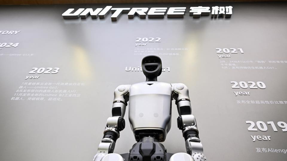China acelera su industria de robots humanoides: Unitree se dispara 600% en su debut bursátil