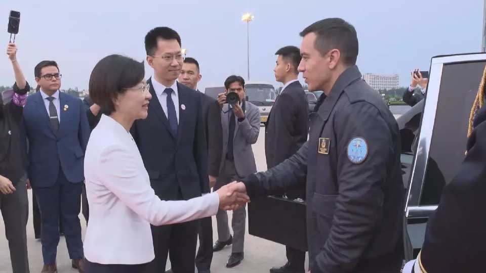 Noboa, presidente de Ecuador, viaja a China a poner a prueba los límites de la rivalidad entre EEUU y China en América del Sur