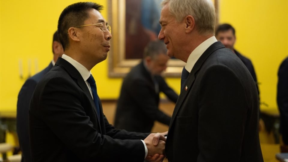 Presidente de Chile recibe a embajador de China y afianza relación con Pekín tras aranceles de EEUU