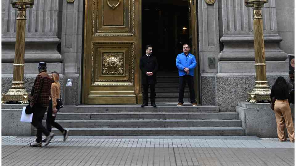 Chile y China renuevan acuerdo de swap de divisas por US$ 7.500 millones a un plazo de cinco años