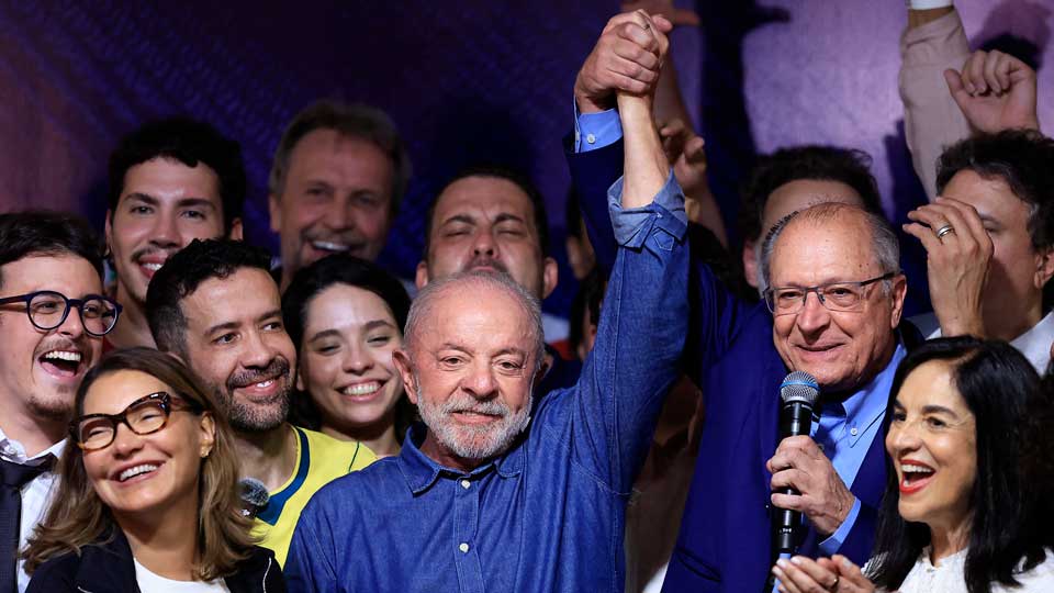 China felicita a Lula por su victoria electoral